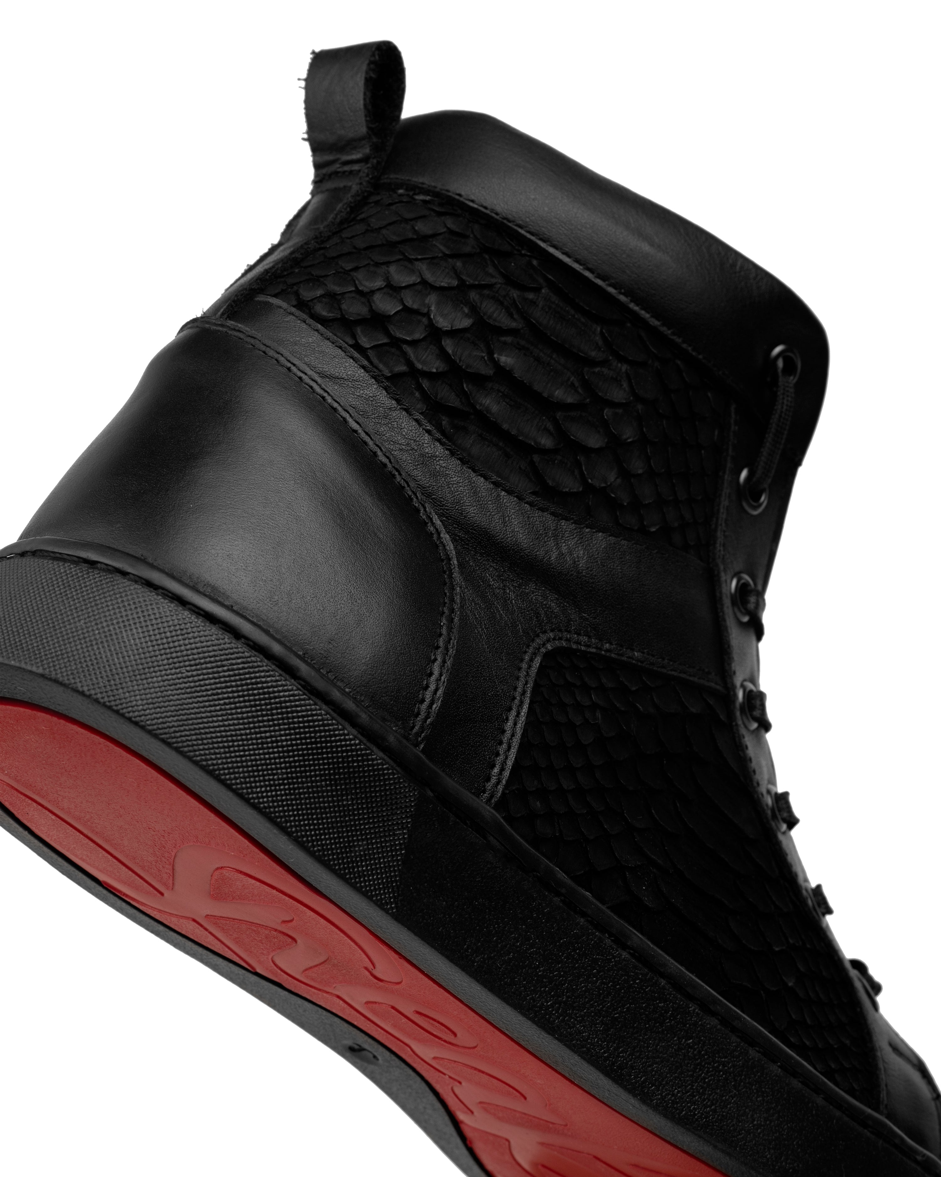 Sneaker Escalante Pitón Nobuck Negro